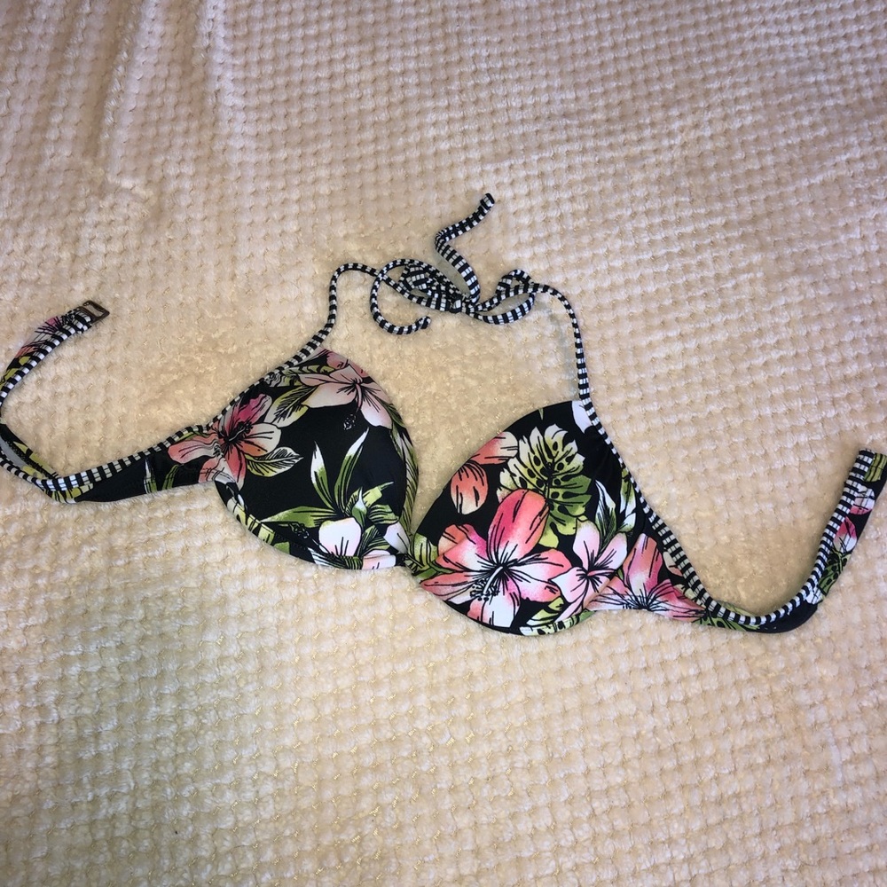 Two piece bikini - Picture 3 of 6